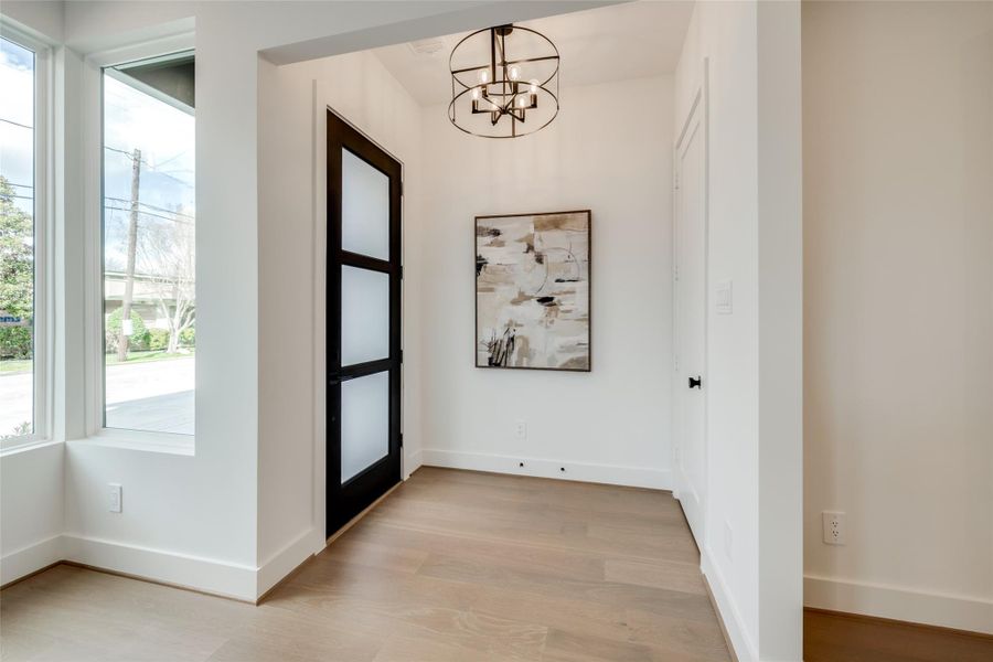 Spacious, unfurnished interior of a new home in , Houston (Image 22).