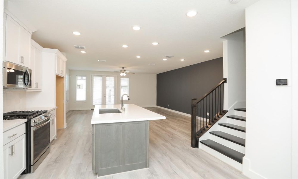 Furnished interior view inside a new home in Independence Heights, Houston (Image 16). Furnished interior view inside a new home in Independence Heights, Houston (Image 16).