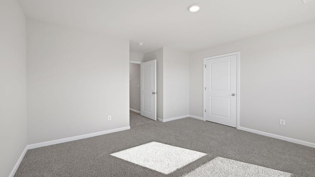 Spacious, unfurnished interior of a new home in Cloverdale Hills, Piedmont (Image 22).