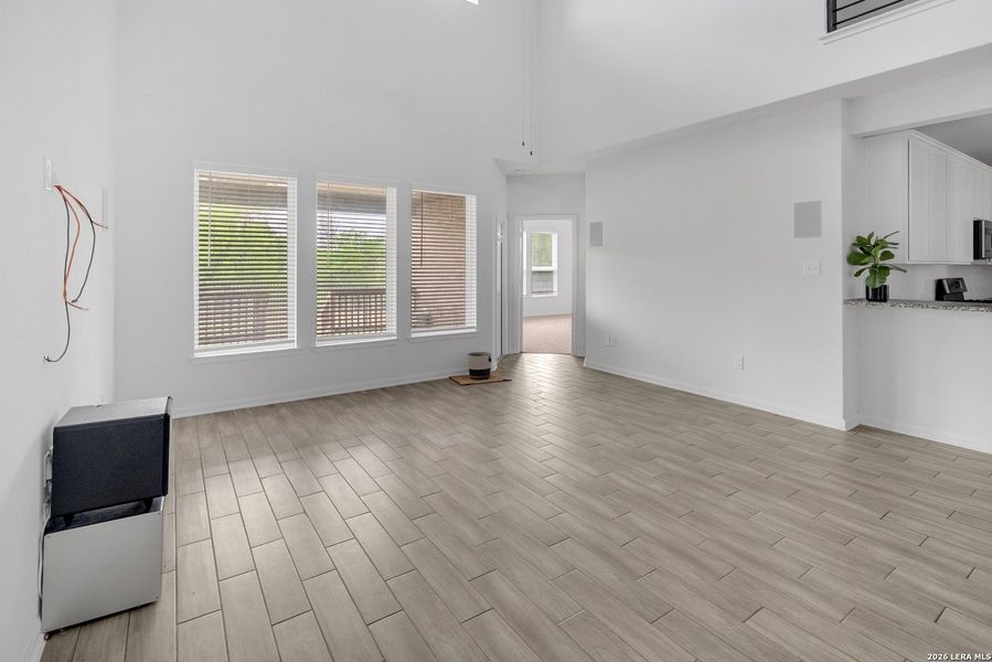 Spacious, unfurnished interior of a new home in , San Antonio (Image 12).