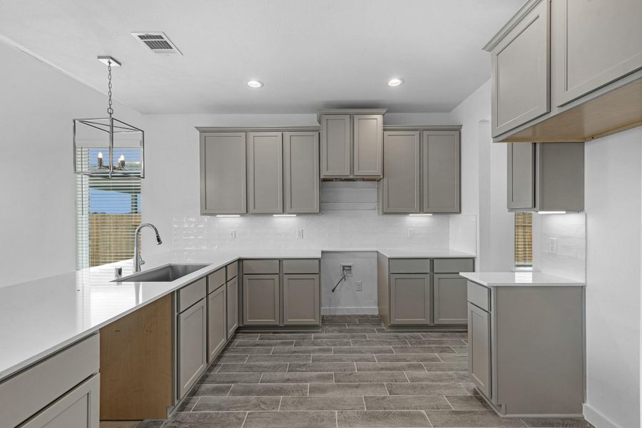 Furnished interior view inside a new home in Huntington Place, Rosharon (Image 10).