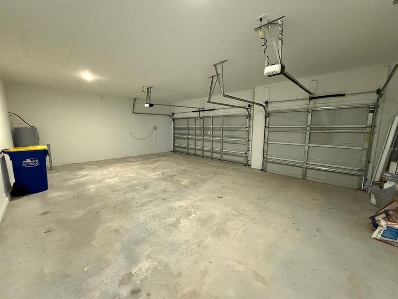 Spacious, unfurnished interior of a new home in , Edgewater (Image 8).