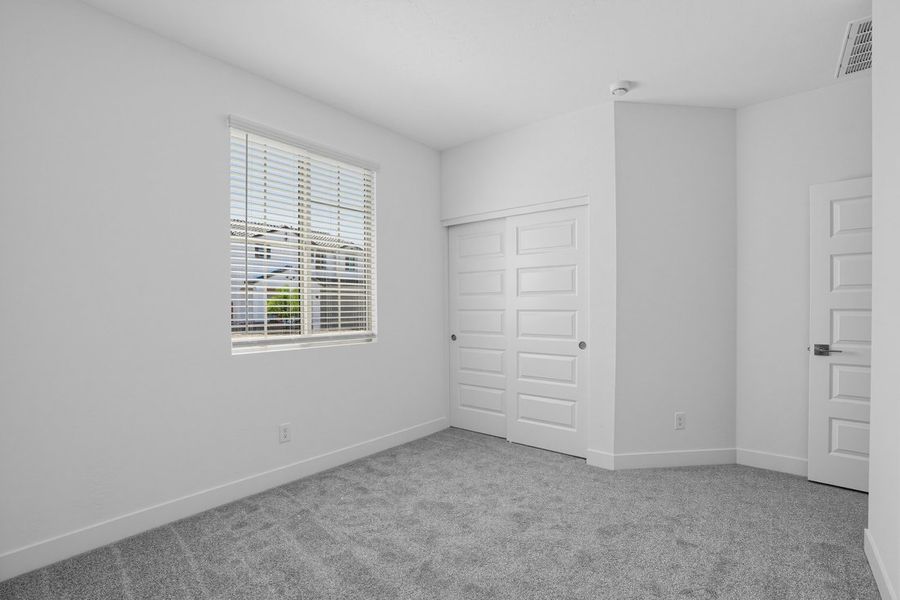 Spacious, unfurnished interior of a new home in Rancho Mercado, Surprise (Image 17).
