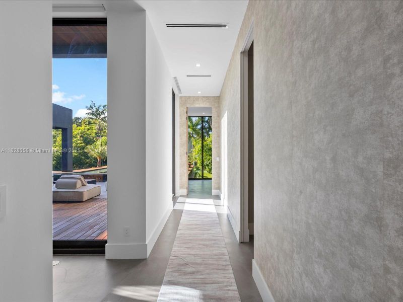 Spacious, unfurnished interior of a new home in , Miami (Image 71).