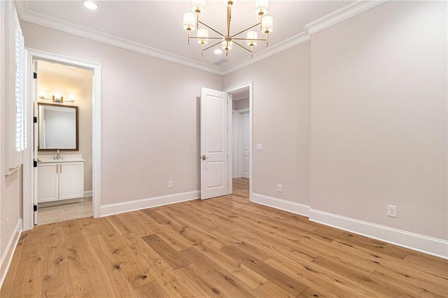 Spacious, unfurnished interior of a new home in , Brookhaven (Image 20).