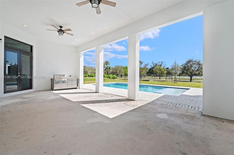 Exterior details and patio area of a home in , Davie (Image 22).