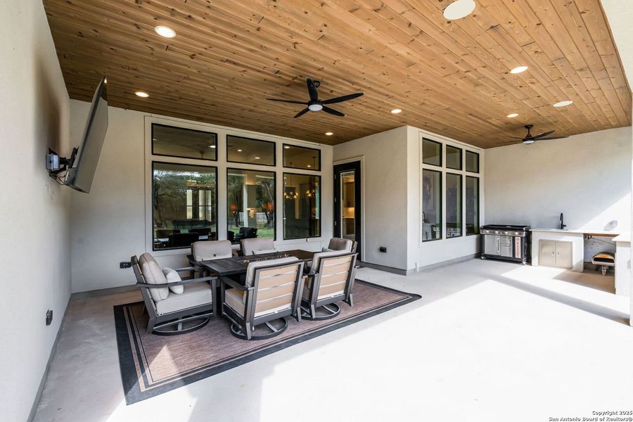 Exterior details and patio area of a home in , New Braunfels (Image 4).