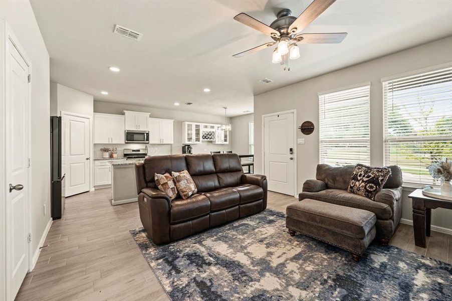 Furnished interior view inside a new home in Heritage Village, Haltom City (Image 27). Furnished interior view inside a new home in Heritage Village, Haltom City (Image 27).