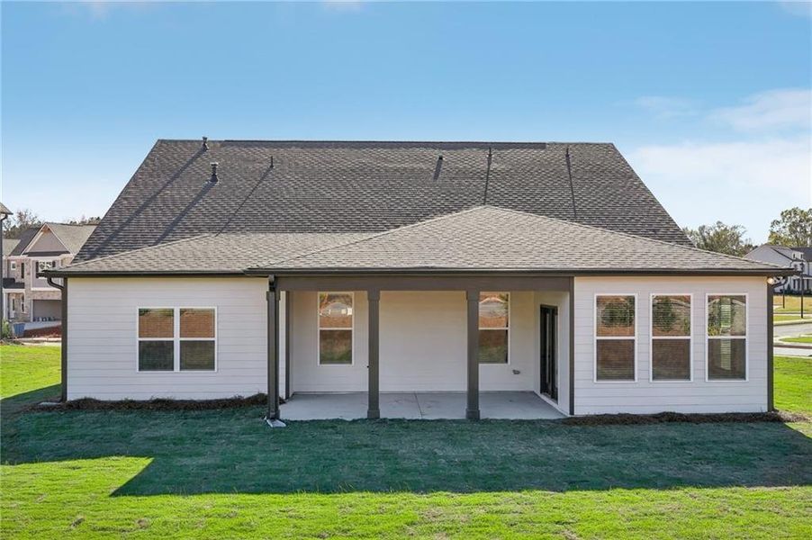 Exterior details and patio area of a home in Summerlin, Winder (Image 32).