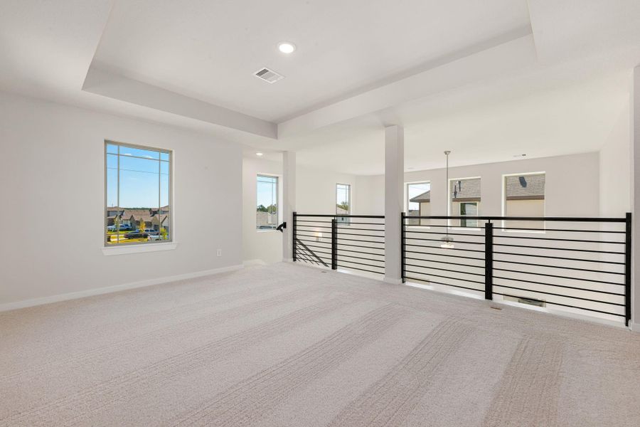 Spacious, unfurnished interior of a new home in Lexington Heights, Willis (Image 21).