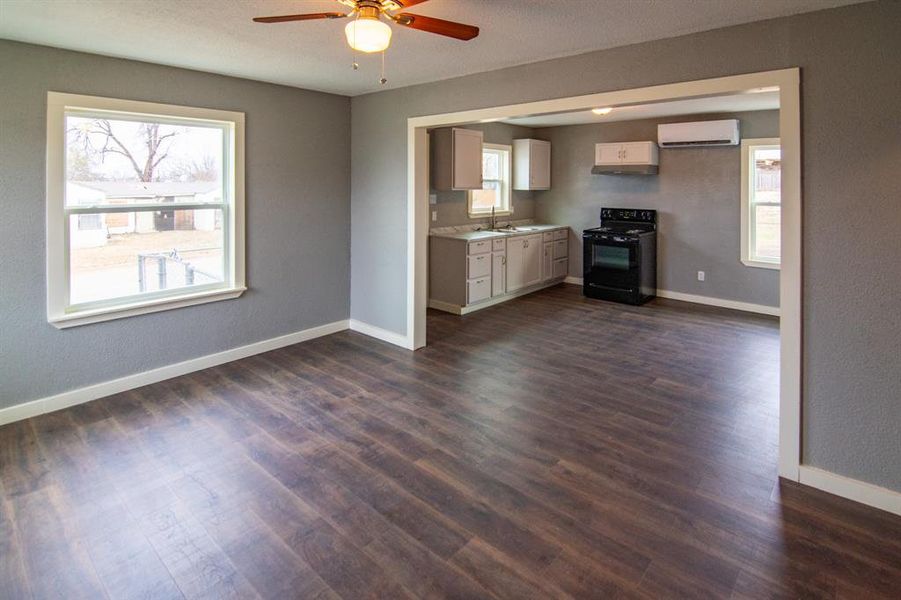 Spacious, unfurnished interior of a new home in , Sweetwater (Image 12).