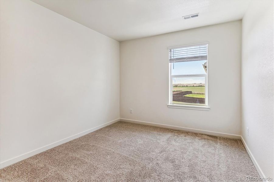 Spacious, unfurnished interior of a new home in Mallard Ridge, Johnstown (Image 14).