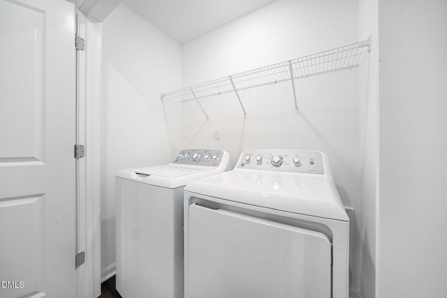 SUN_ElmGrove_Pic_Jackson_QMI_19_Laundry_