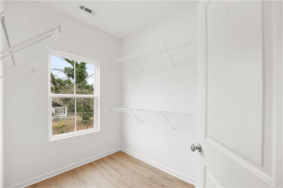Spacious, unfurnished interior of a new home in , Atlanta (Image 14).