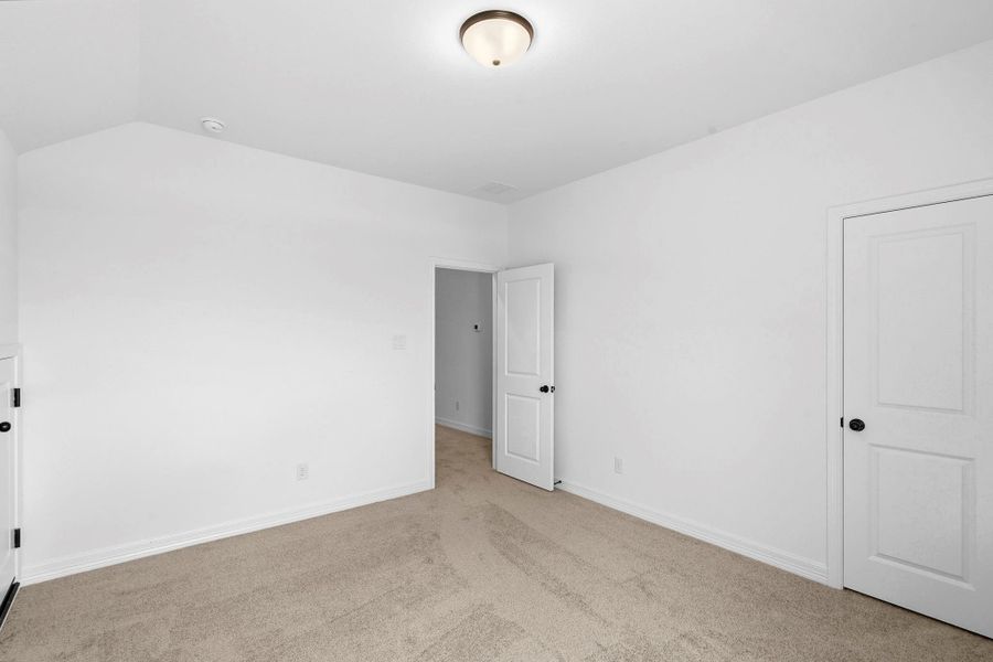 Spacious, unfurnished interior of a new home in Austin Point, Richmond (Image 39).