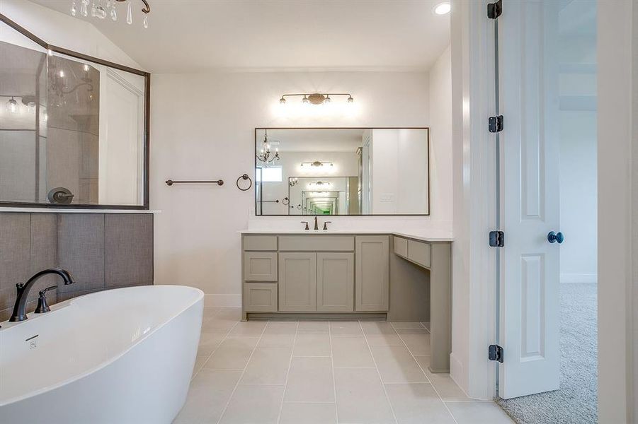 Furnished interior view inside a new home in , Waxahachie (Image 13).