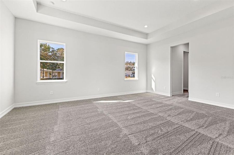 Spacious, unfurnished interior of a new home in Southern Hills Plantation, Brooksville (Image 38).