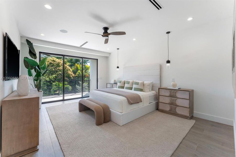 Furnished interior view inside a new home in , Fort Lauderdale (Image 10).