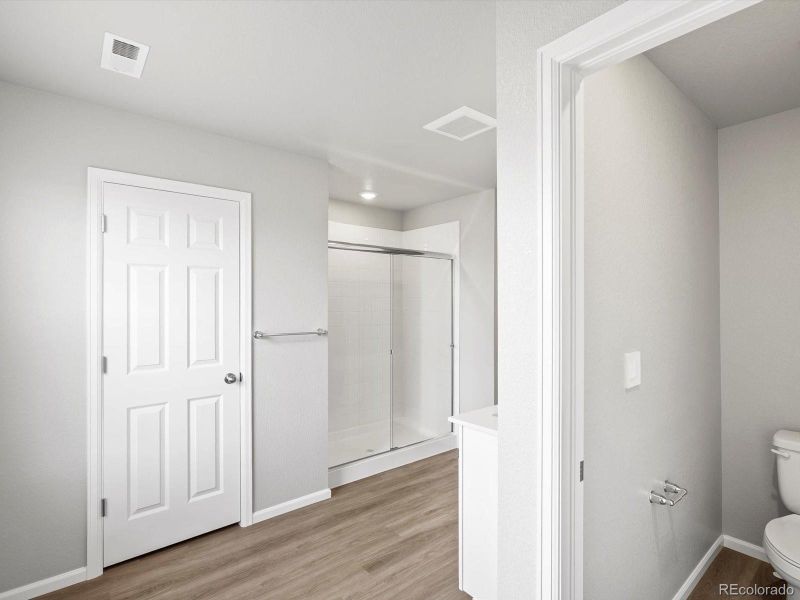 Spacious, unfurnished interior of a new home in Lake Bluff, Greeley (Image 29). Spacious, unfurnished interior of a new home in Lake Bluff, Greeley (Image 29).