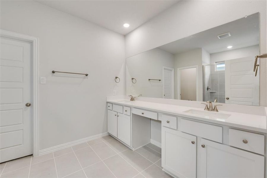 Furnished interior view inside a new home in Creekside of Crowley, Crowley (Image 9). Furnished interior view inside a new home in Creekside of Crowley, Crowley (Image 9).