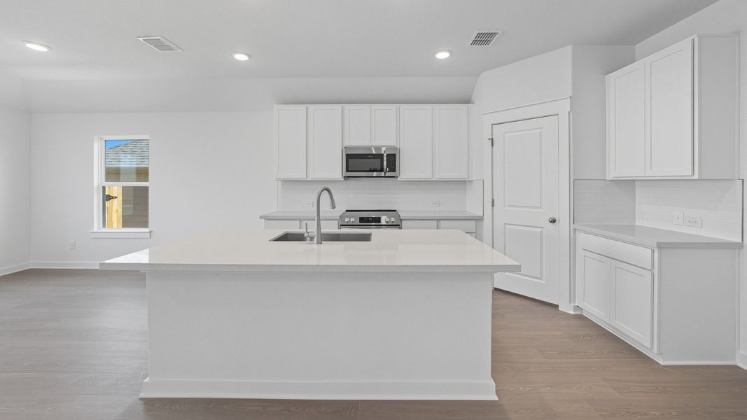 Furnished interior view inside a new home in Hunters Glen, Jarrell (Image 11).