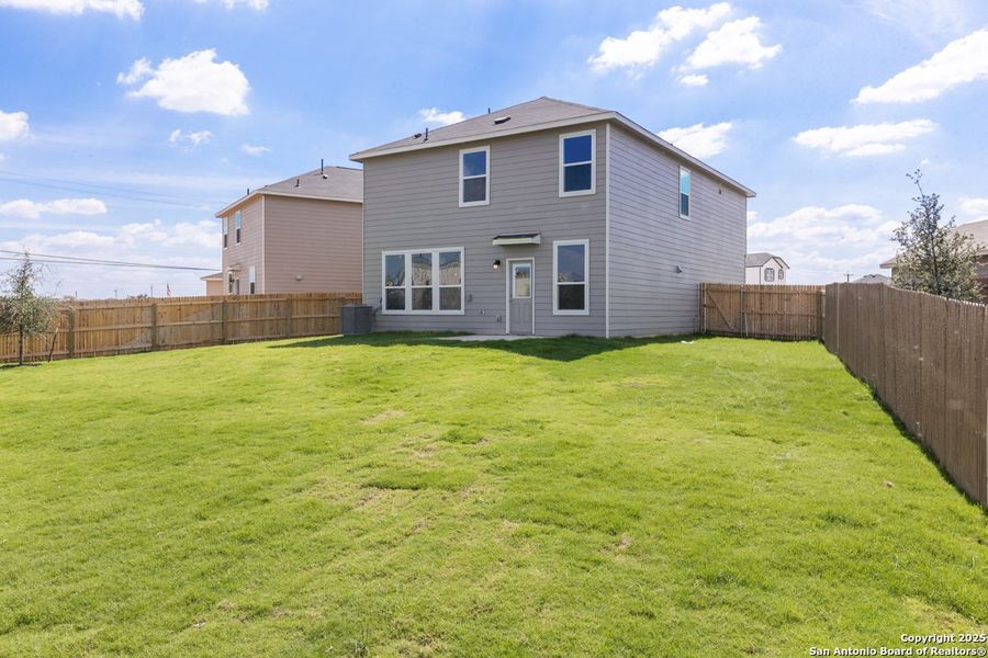 Exterior details and patio area of a home in Marbella, San Antonio (Image 3).
