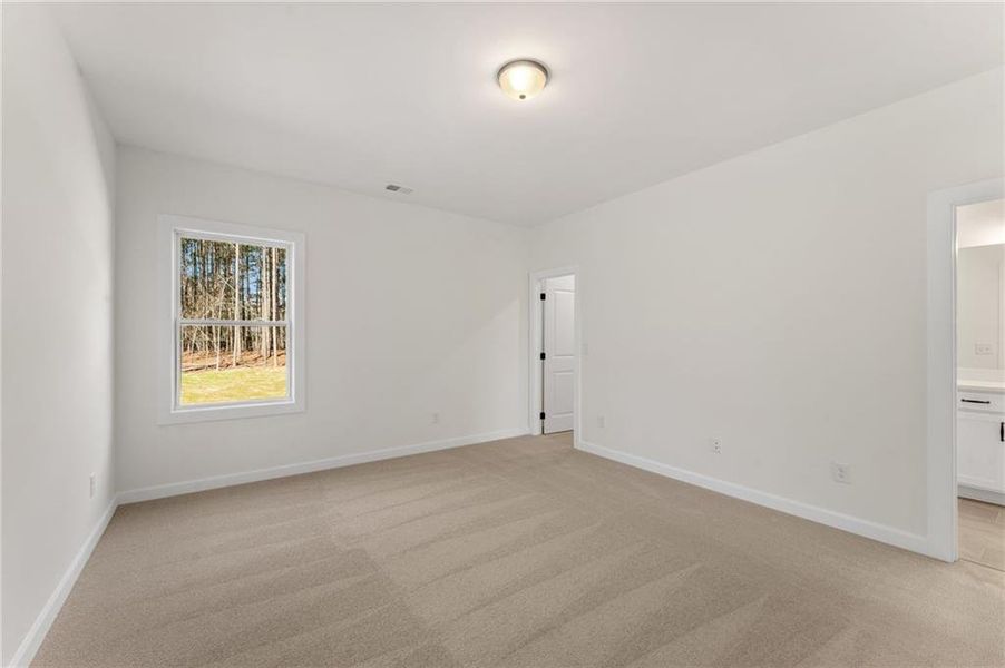 Spacious, unfurnished interior of a new home in The Reserve at Knollwood, Canton (Image 16).