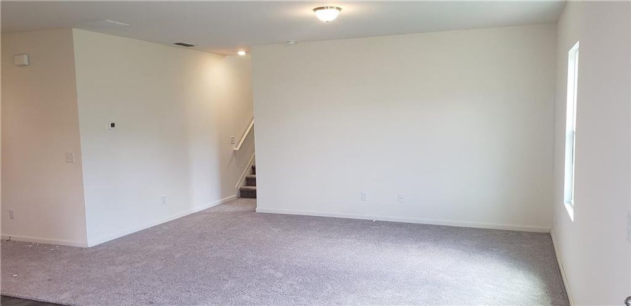 Spacious, unfurnished interior of a new home in Casteel, Bethlehem (Image 9).