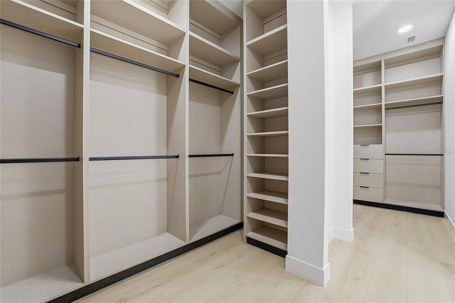 Image 83 of a home in .