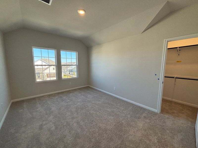 Spacious, unfurnished interior of a new home in Cannon Ranch 40s, Dripping Springs (Image 35).