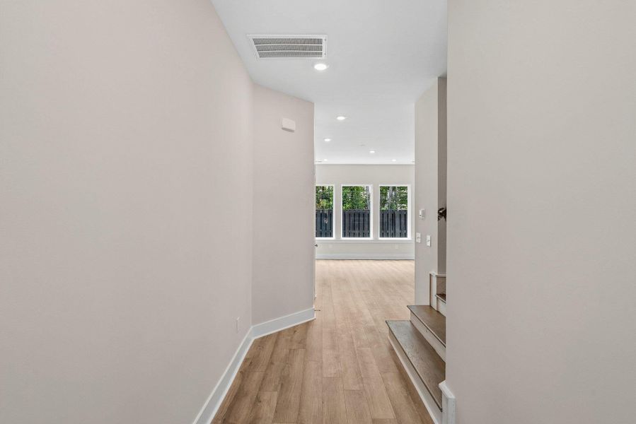 Spacious, unfurnished interior of a new home in , Charleston (Image 28).