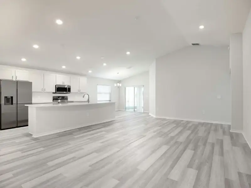 Move-in ready open-layout, 4-bedroom home for sale in Winter Haven, Florida!