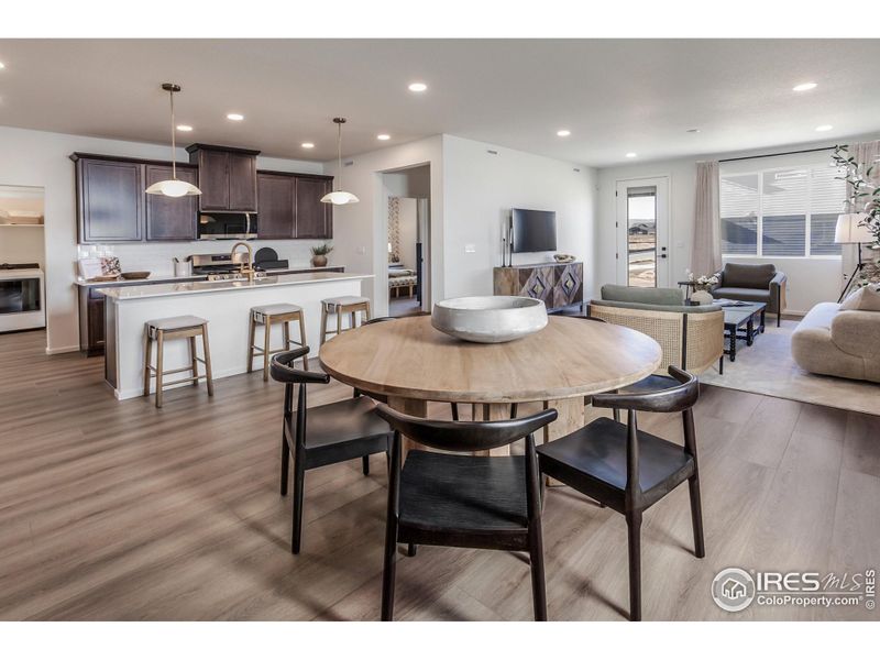 EXAMPLE PHOTO: DINING ROOM