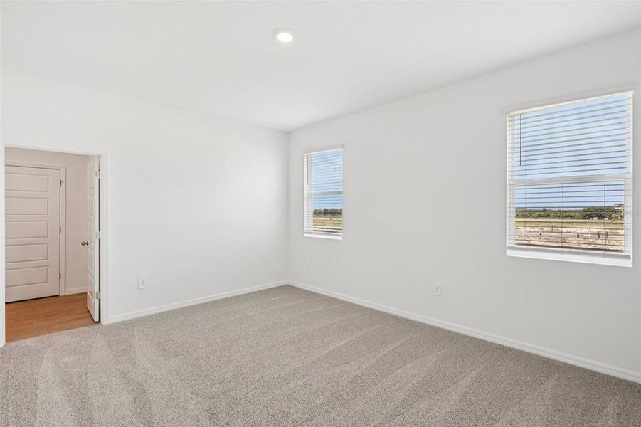 Spacious, unfurnished interior of a new home in , Lakeland (Image 29).