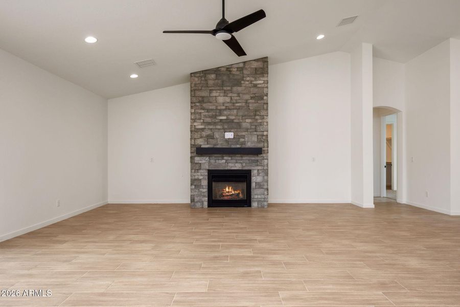 9-web-or-mls-20136-w-hazelwood-st