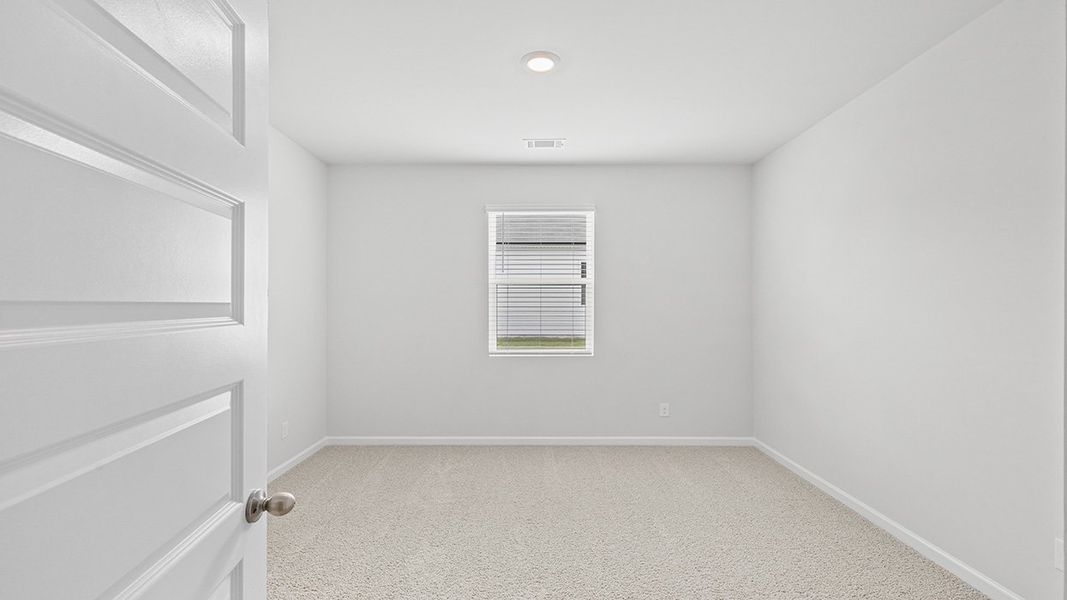 Spacious, unfurnished interior of a new home in Highland Hills, Graniteville (Image 31).