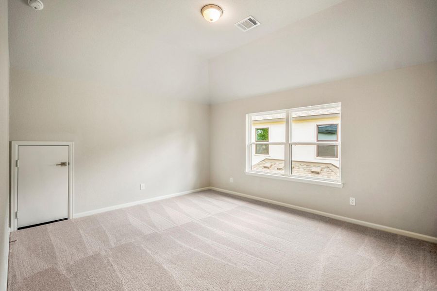 Spacious, unfurnished interior of a new home in Sienna 70' Lots, Missouri City (Image 37). Spacious, unfurnished interior of a new home in Sienna 70' Lots, Missouri City (Image 37).