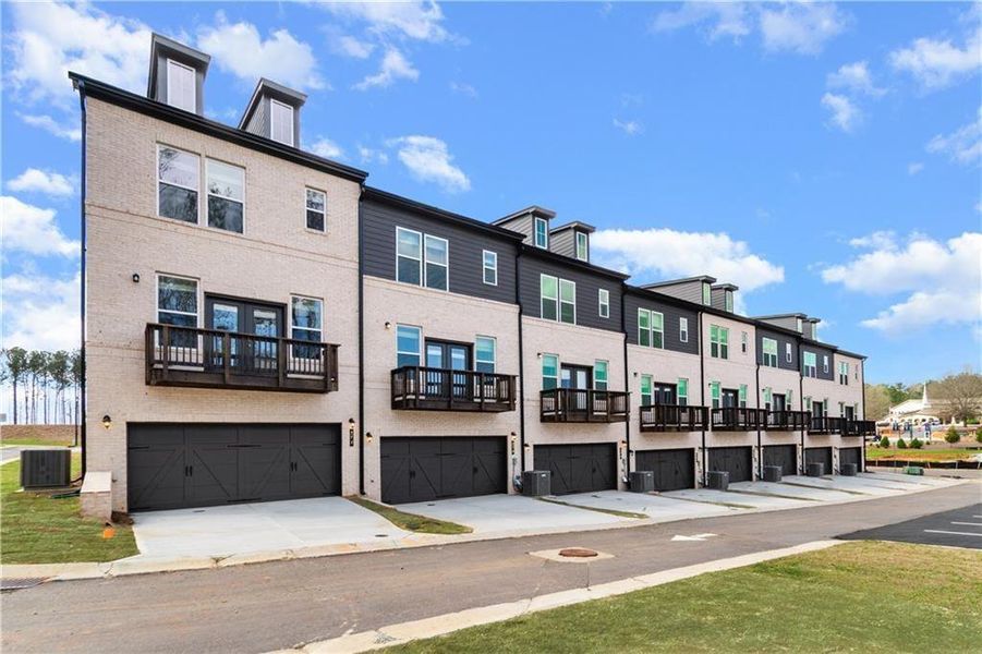 Condo located in Newnan, GA showcasing its design and architecture (Image 6). Condo located in Newnan, GA showcasing its design and architecture (Image 6).