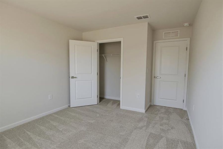 Spacious, unfurnished interior of a new home in Beech Glen, Anderson (Image 16).