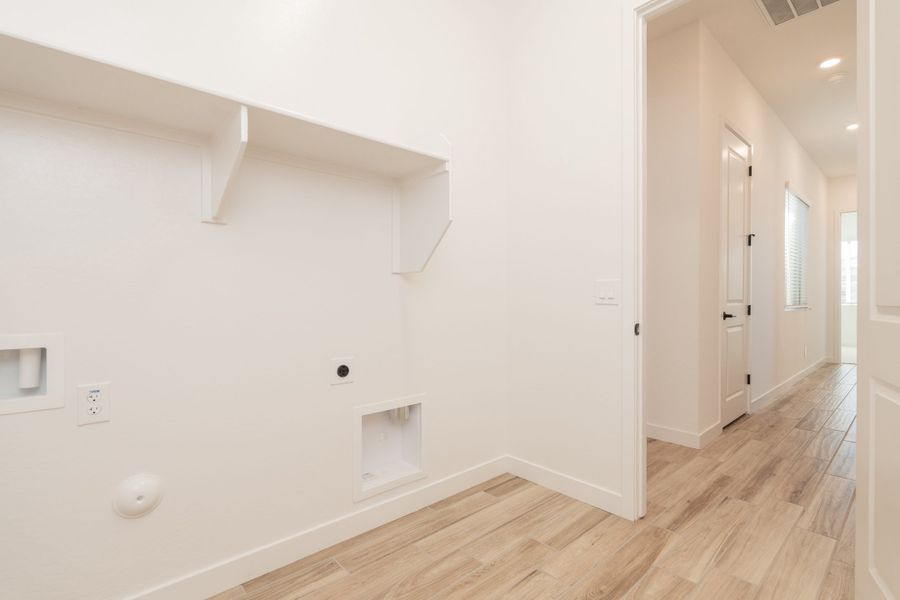 Spacious, unfurnished interior of a new home in Abel Ranch, Goodyear (Image 14).