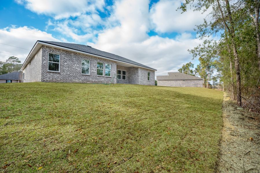 Exterior details and patio area of a home in , Crestview (Image 22).