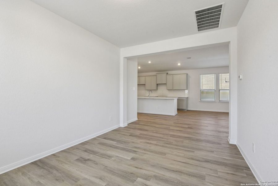 Spacious, unfurnished interior of a new home in Royal Crest, San Antonio (Image 30). Spacious, unfurnished interior of a new home in Royal Crest, San Antonio (Image 30).