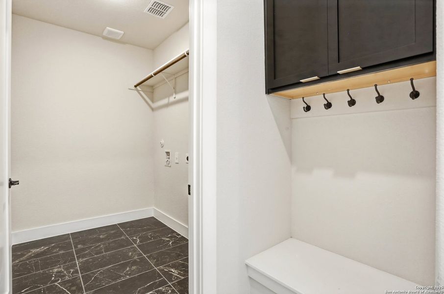 Image 31 of a home in Haby Hill 50s. Image 31 of a home in Haby Hill 50s.