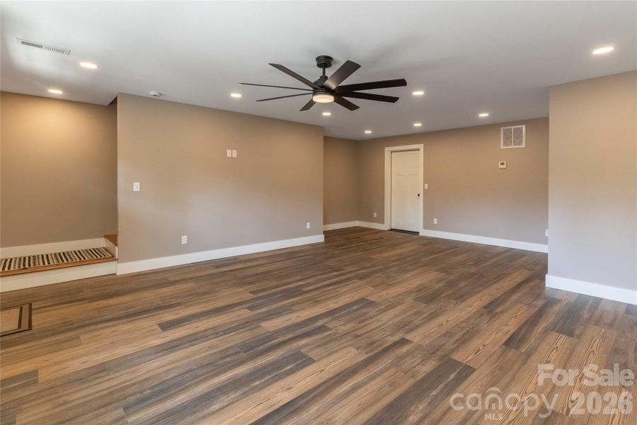 Spacious, unfurnished interior of a new home in , Asheville (Image 33).