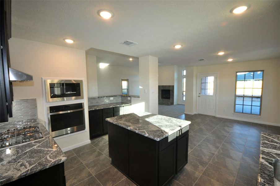 Furnished interior view inside a new home in Pedregal, League City (Image 10).