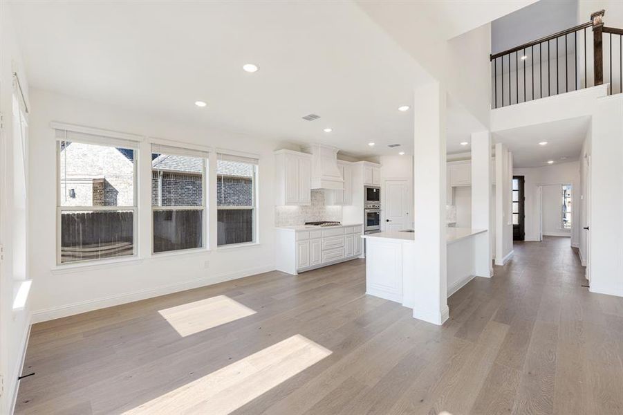 Spacious, unfurnished interior of a new home in Triple Diamond Ranch, Mansfield (Image 38).