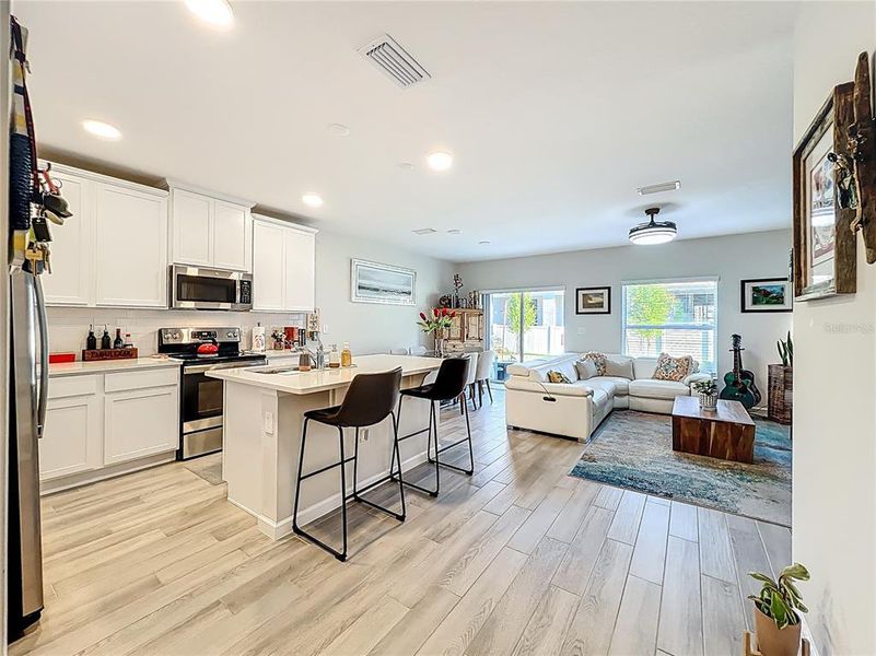 Furnished interior view inside a new home in , Orlando (Image 29).