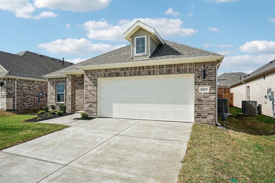 Front exterior of a new home in Lone Oak, Alvarado, TX, highlighting curb appeal (Image 1). Front exterior of a new home in Lone Oak, Alvarado, TX, highlighting curb appeal (Image 1).