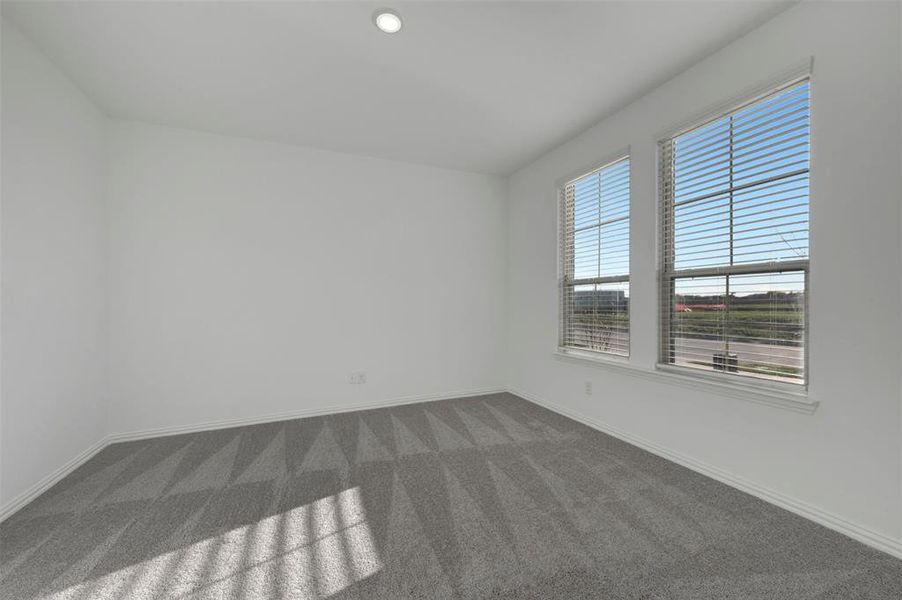 Spacious, unfurnished interior of a new home in Lily Creek at Sutton Fields, Aubrey (Image 30).