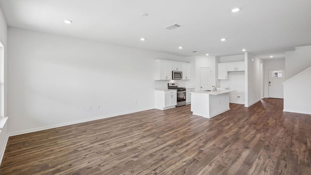 Spacious, unfurnished interior of a new home in Prairie Lakes, Buda (Image 17).